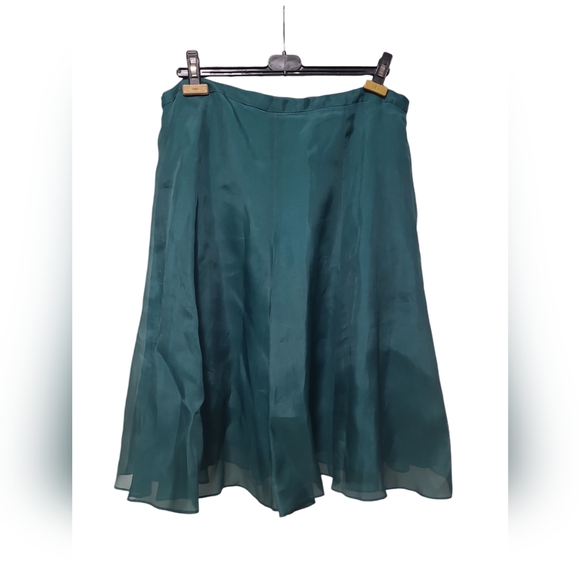100% Silk Banana Republic Skirt - Picture 1 of 6